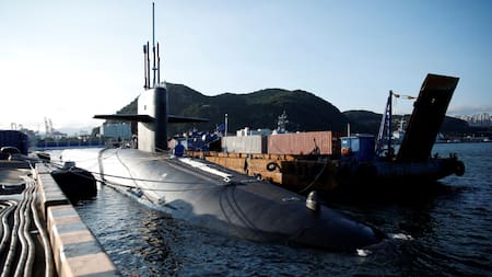 El submarino estadounidense USS Kentucky en costas de Corea del Sur. Foto: Reuters.