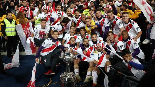 Una figura del fútbol español confesó que se disfrazó para poder ir a ver el Boca - River en Madrid