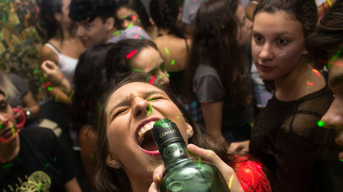 Los signos más fiesteros, según la IA. Foto: Pexels.