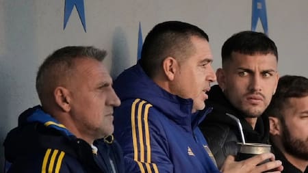 Leandro Paredes en Boca Predio junto a Raúl Cascini y Juan Román Riquelme. Foto: Instagram @bocajrs