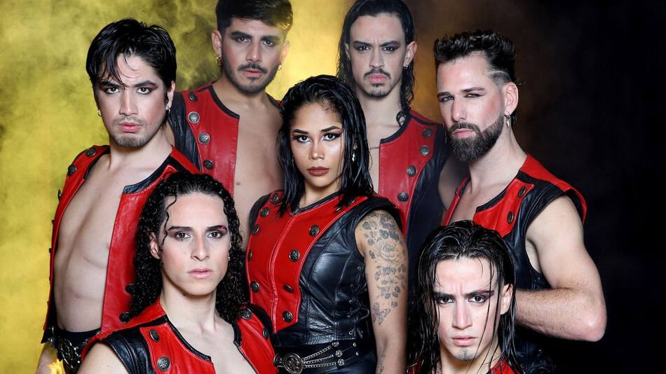 Pampas Bravas, dirigido y producido por Dulce Granados, recibió 2 nominaciones para los Premios Carlos 2025.