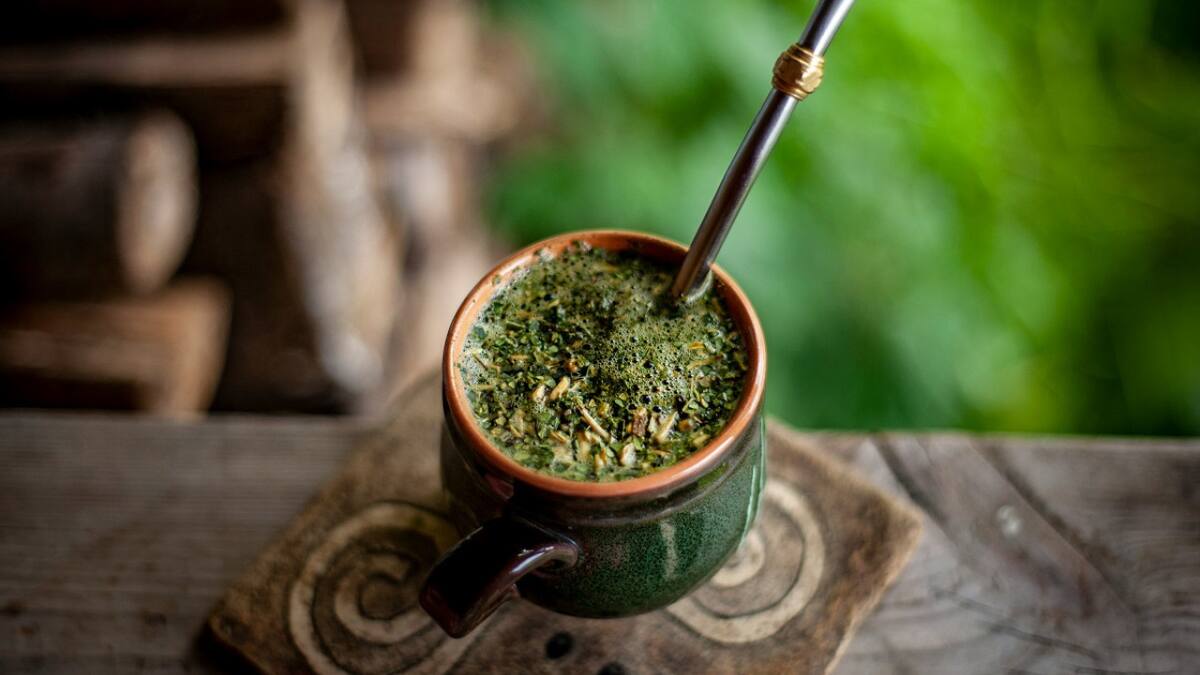 Para qué sirve mezclar yerba usada con vinagre.