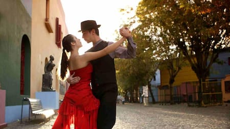 Pareja bailando tango