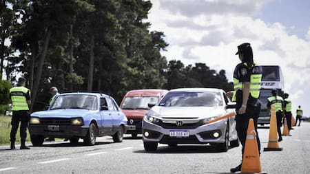 Controles viales 2025: multas, montos y documentos obligatorios para circular sin sanciones. Foto: NA.