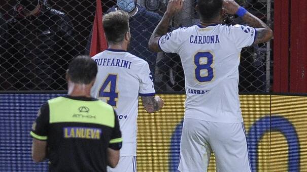 Boca revivió de la mano de Cardona y le ganó a Independiente