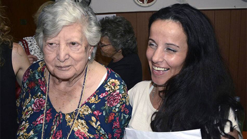 Clara Anahí Mariani y Chicha Mariani (NA)