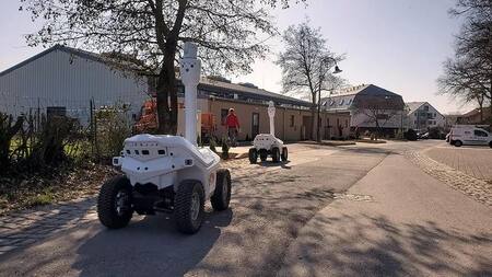 Auto-robots de vigilancia, tecnología