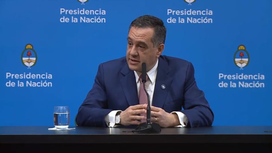 Alejandro Finocchiaro, ministro de Educación, conferencia de prensa