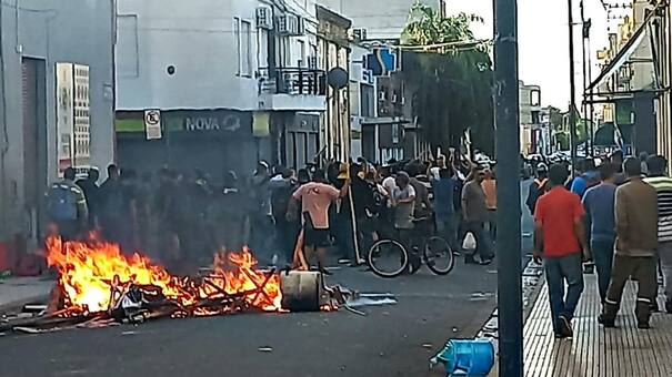 Nueva batalla campal por una interna de la UOCRA en San Nicolás