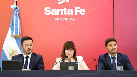 Patricia Bullrich junto a Luis Petri y Maximiliano Pullaro. Foto: NA