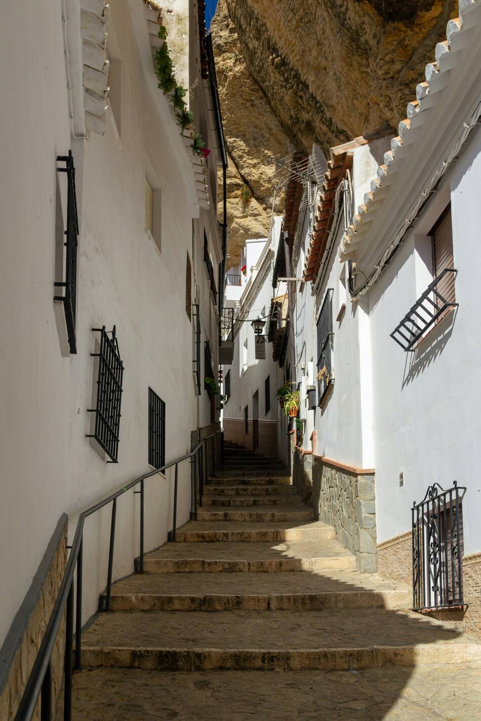 El particular pueblo de Setenil de las Bodegas, España. Foto: Unsplash.