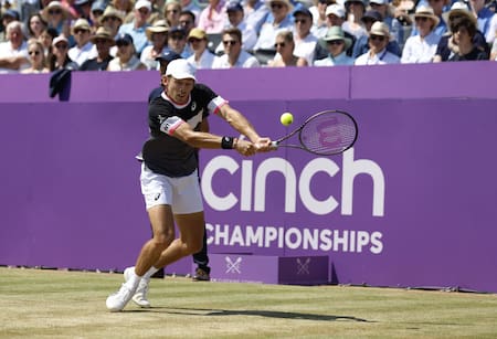 Alex de Miñaur batalló, pero no pudo ante el flamante número 1 del mundo. Foto: Reuters.