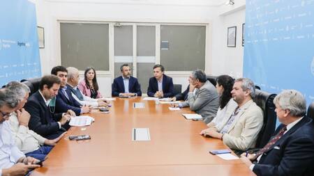 Encuentro por el precio de transporte de granos