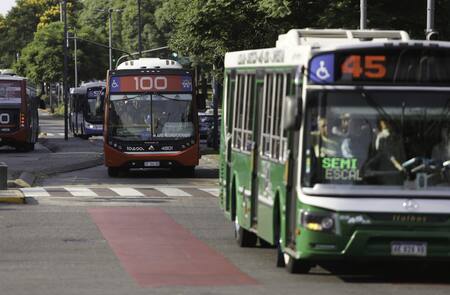 Aumento en los boletos de colectivos, a partir de mayo. Foto: NA (Juan Vargas)