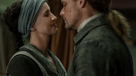 Diana Gabaldon comentó sobre la reacción de Jamie al descubrir el encuentro íntimo de Claire con su amigo. Foto Instagram @outlander_starz