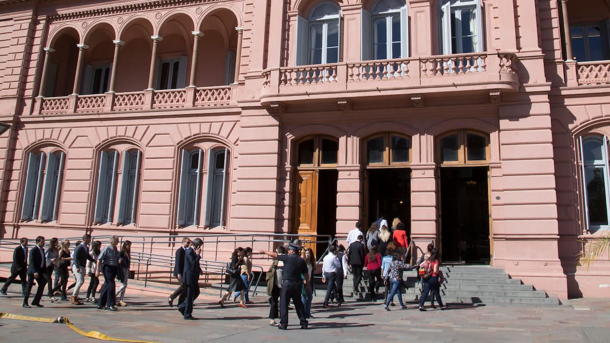 Fijan los requisitos para el retiro voluntario de empleados estatales: quiénes pueden acceder, cómo inscribirse y cuánto cobrarán