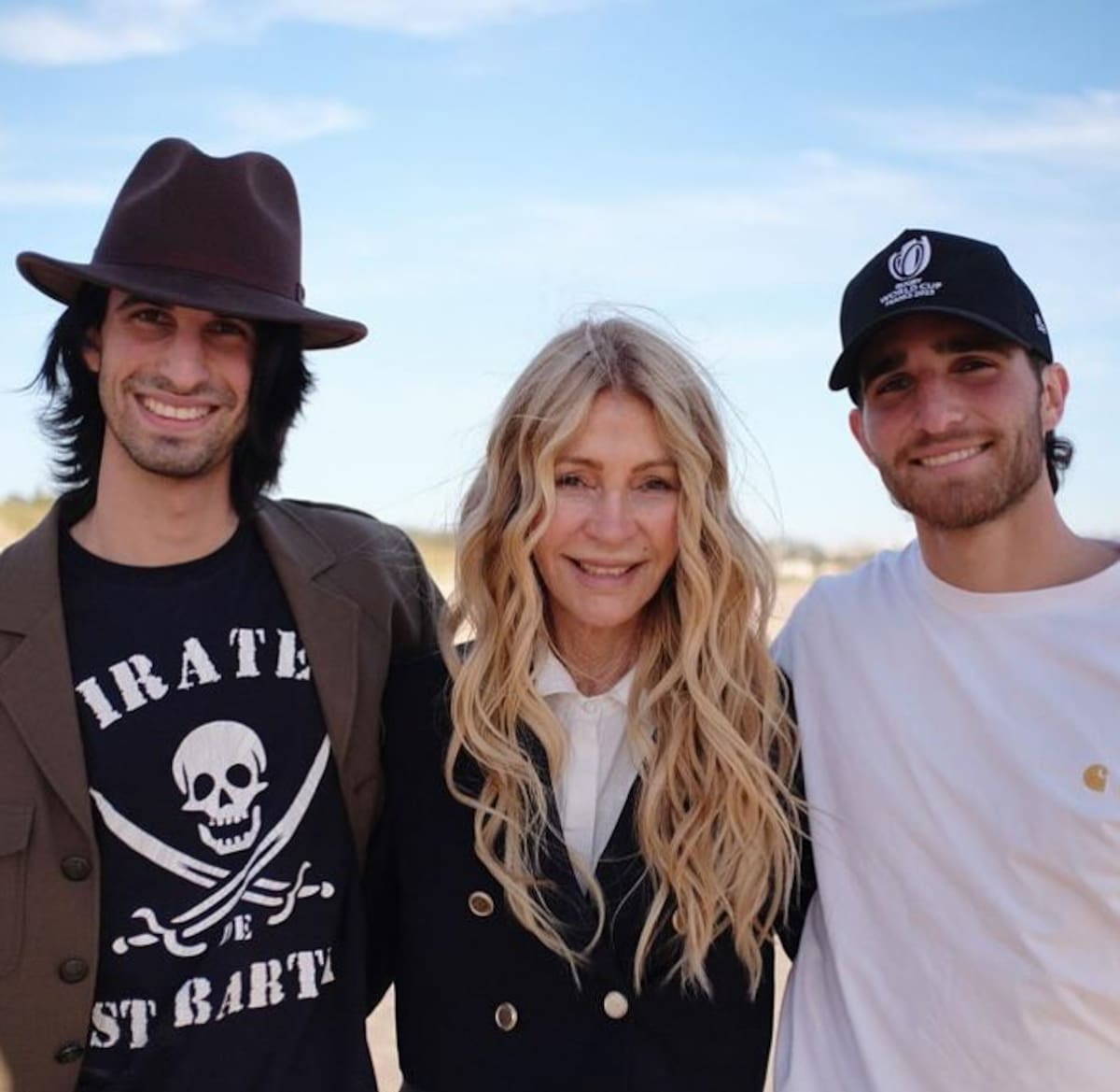 Cris Morena junto a sus nietos Franco y Valentín.