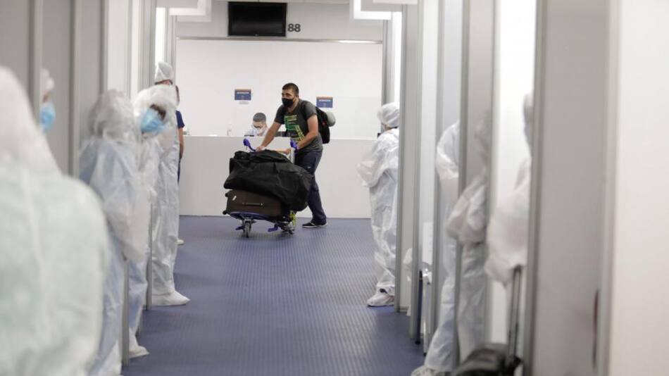 Operativo de hisopados a pasajeros provenientes de Brasil, México y Chile