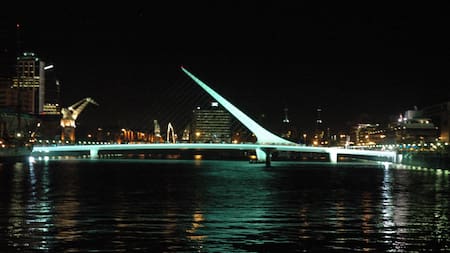 Puente de la Mujer en Puerto Madero. Foto NA.