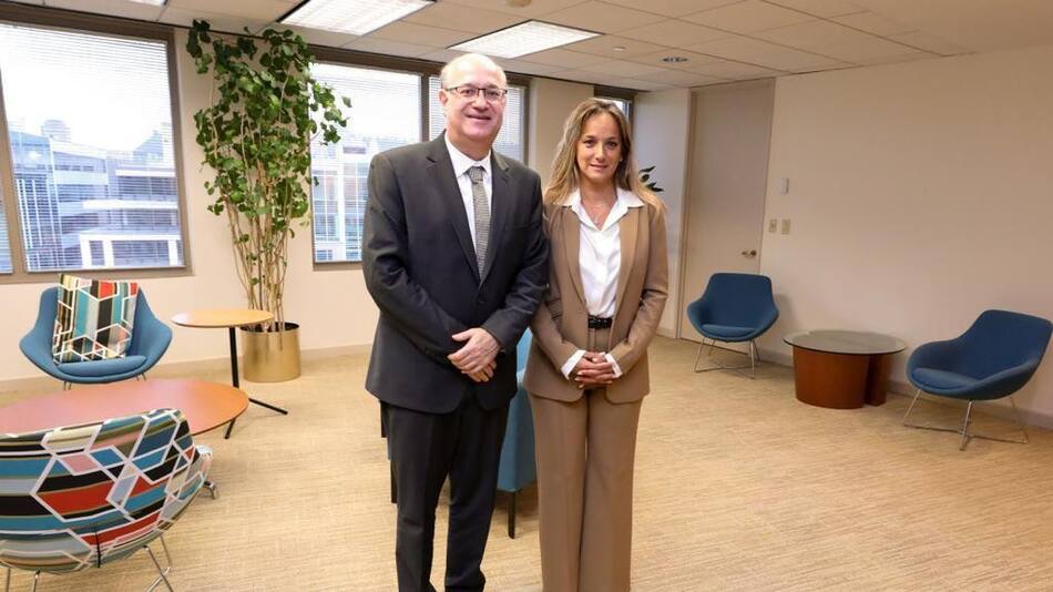 Malena Galmarini junto a Ilan Goldfajn. Foto: Prensa.