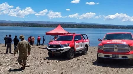 Hallazgo del cuerpo de un soldado en el Lago San Roque de Córdoba.