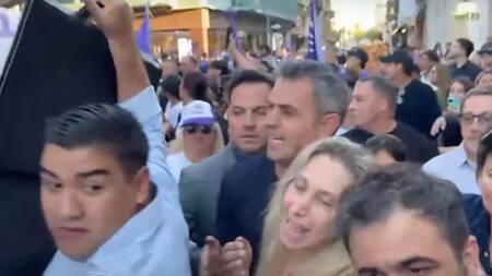 Incidentes en el cierre de campaña en Corrientes con Karina Milei y Martín Menem