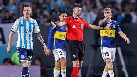 Andrés Matonte arbitró el Racing vs Boca de cuartos de final. Foto: EFE.