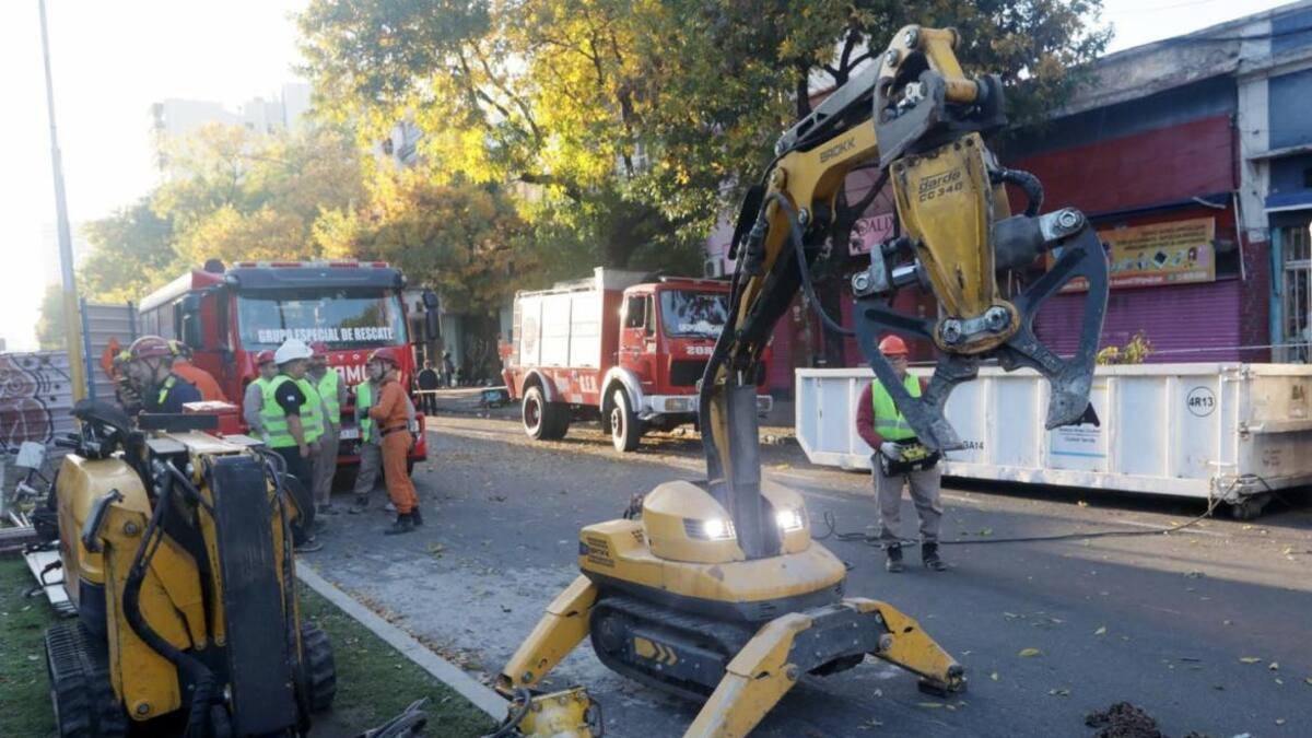 Operativo de búsqueda en el derrumbe de Floresta. Foto: NA.