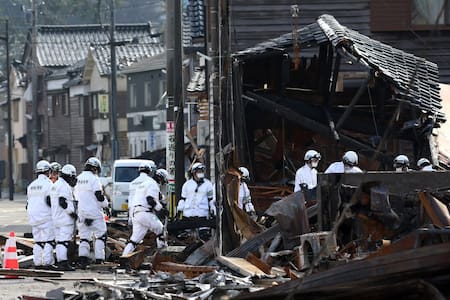 Tareas de rescate en Japón tras el terremoto. Foto: EFE.