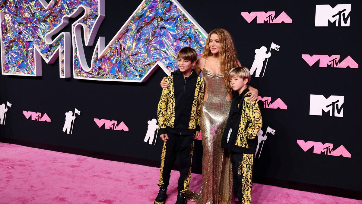 Shakira con sus hijos. Foto: Reuters.