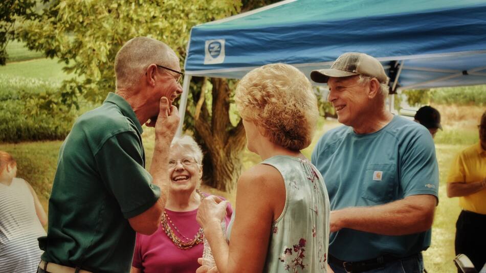 Ancianos. Foto: Unsplash.