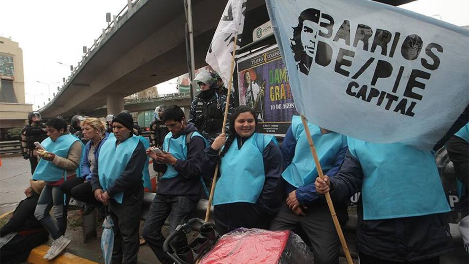 Batucada en Puente Pueyrredón (DYN)