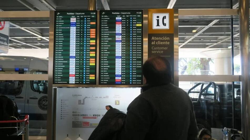 Complicaciones en Aeroparque por la medida de fuerza de los gremios aeronáuticos. Foto: NA.