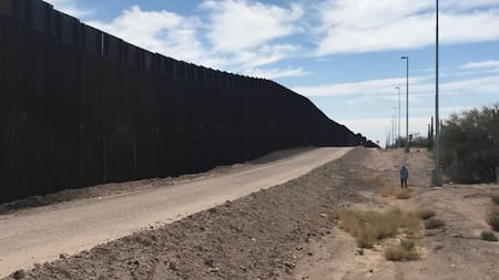 El muro en la frontera entre México y Estados Unidos. Foto: EFE