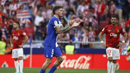 Festejo de De Paul en la victoria del Atlético de Madrid ante el Mallorca por La Liga. Foto: EFE.