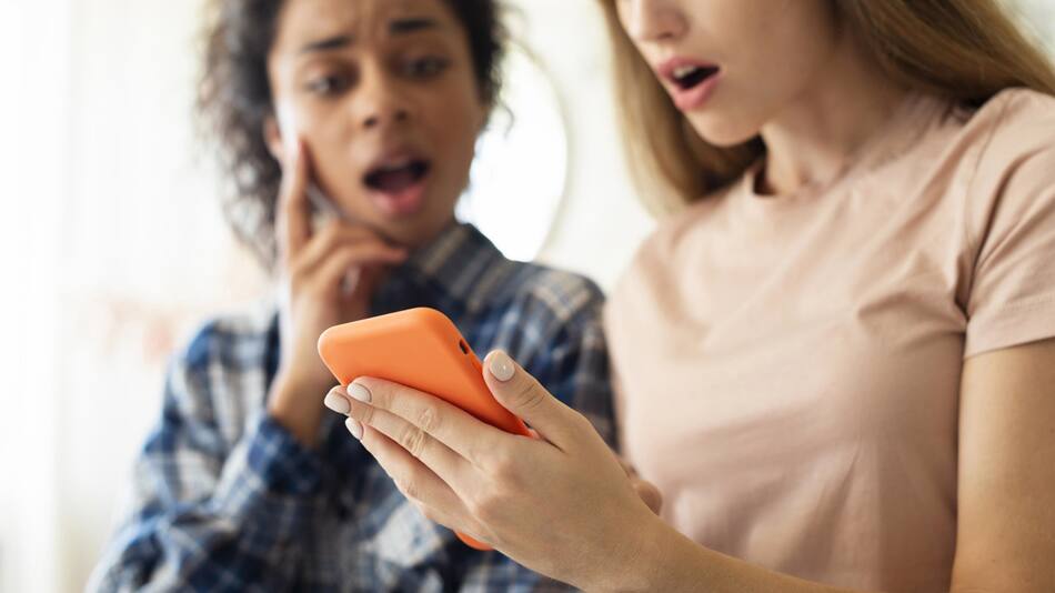 Los signos del zodíaco más chusmas. Foto Freepik