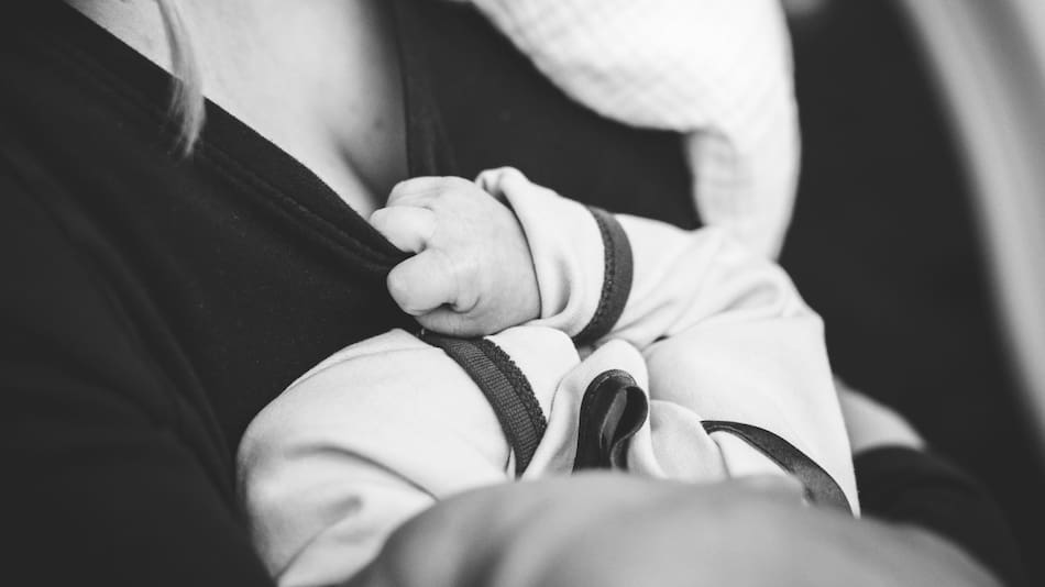 Maternidad, lactancia, bebé, salud. Foto: Unsplash