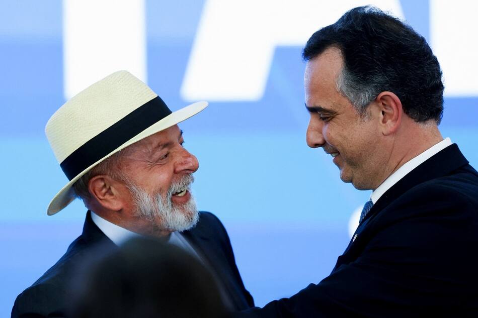 Lula da Silva y Rodrigo Pacheco. Foto: Reuters (Ueslei Marcelino)
