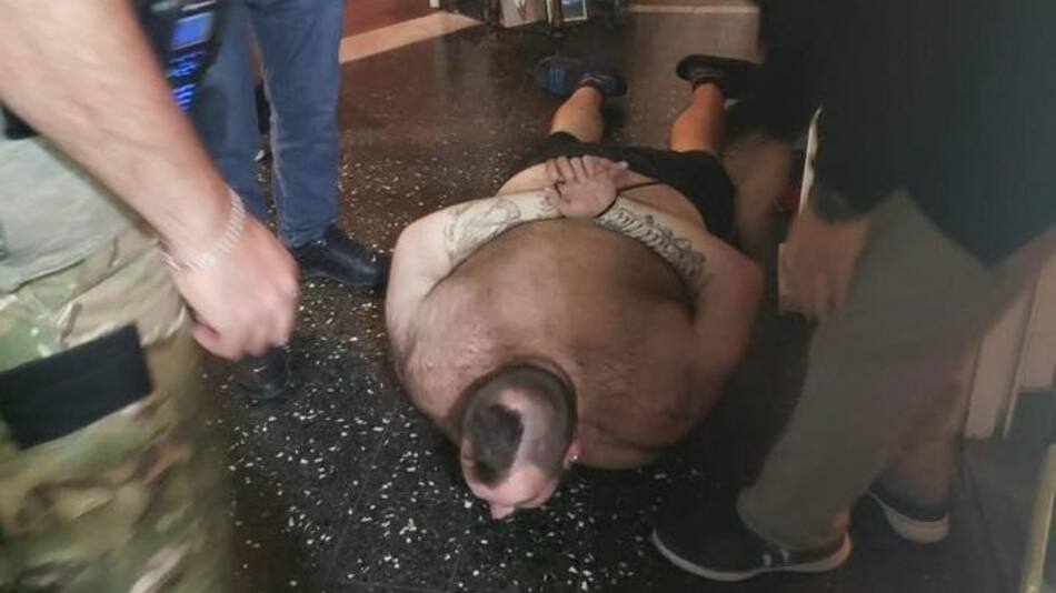 Detención de acusado de prender fuego a indigentes - Mataderos