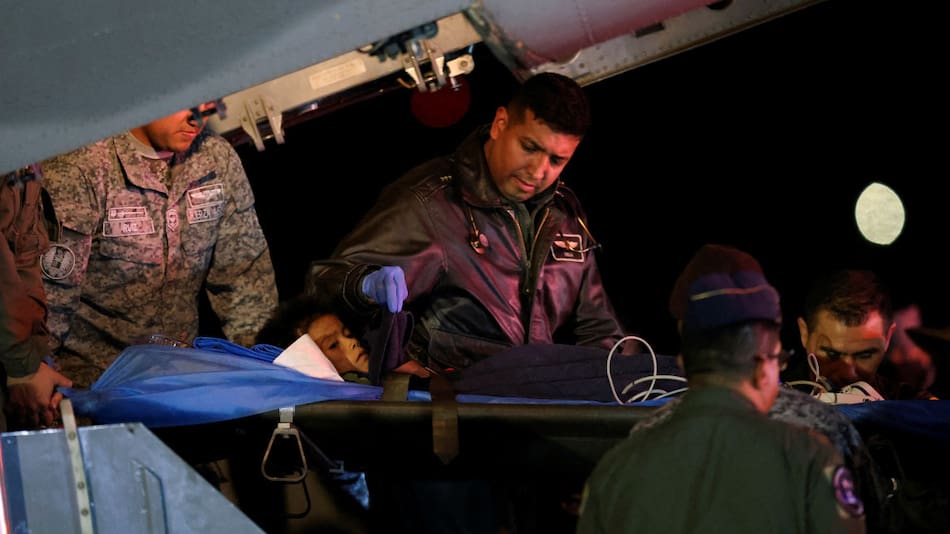 Los niños colombianos llegaron al aeropuerto. Foto: Reuters.