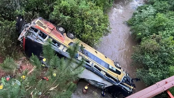 Tragedia en Misiones: el estremecedor audio del conductor del auto antes de morir en el choque contra el micro
