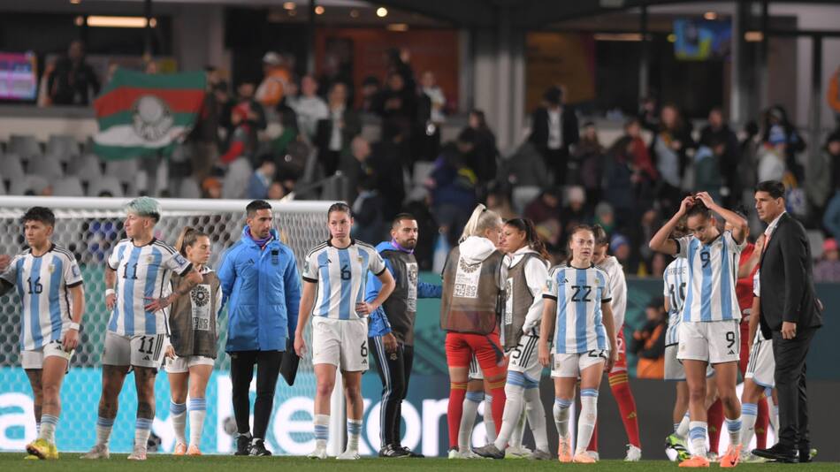 La decepción del seleccionado argentino tras el partido. Foto: Télam.