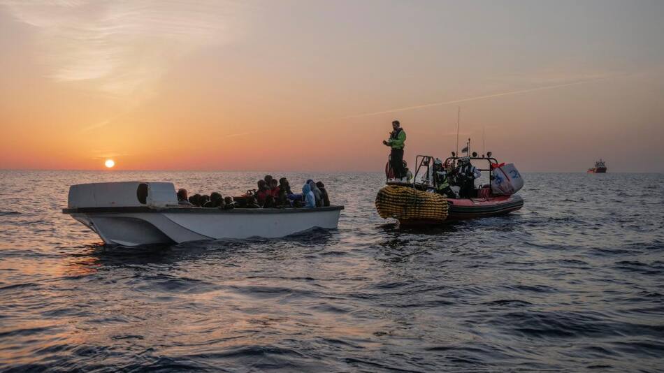 Inmigrantes rescatados en el mar Mediterráneo_Reuters