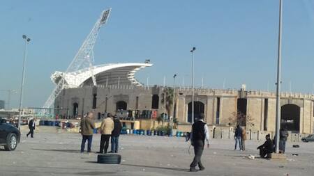 El estadio Ciudad Deportiva Camille Chamoun, en el Líbano, que alberga a refugiados. Foto: Google maps.