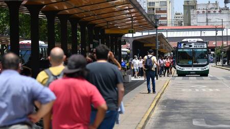 Colectivos, pasajeros, medios de transporte público, NA