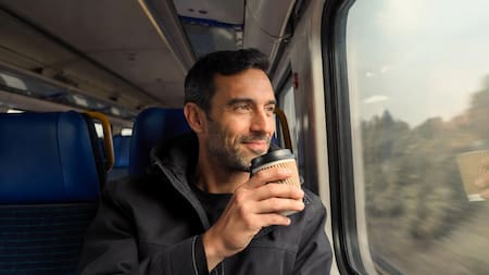 Polémica por los “trenes sin niños”: una empresa lanzó vagones exclusivos para adultos y desató críticas