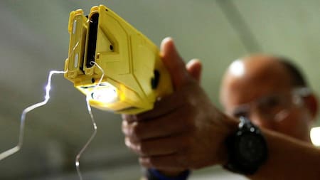 Pistolas Taser, armas, NA