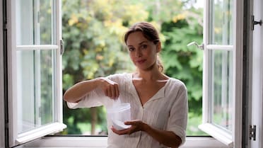 Tips de limpieza: el truco casero con bicarbonato con un resultado milagroso para las ventanas