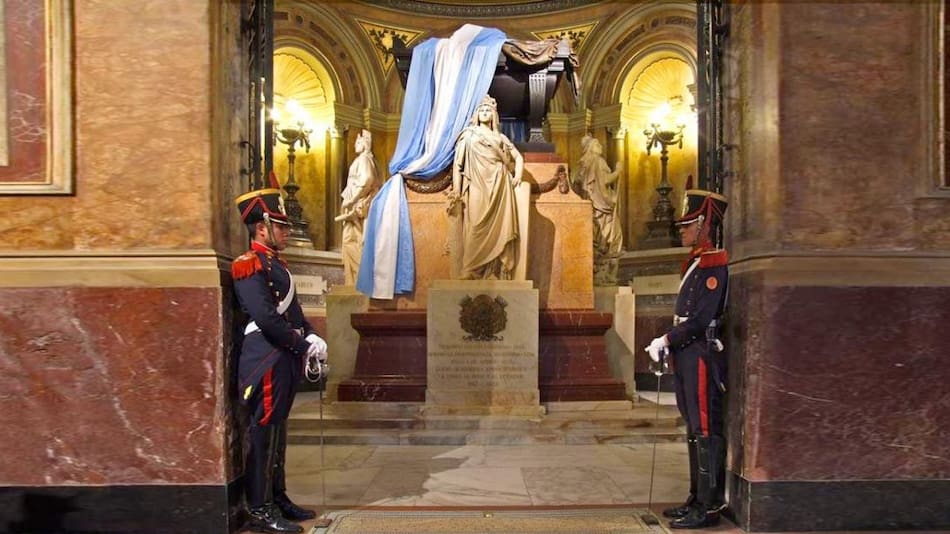 Mausoleo de San Martín en la Catedral