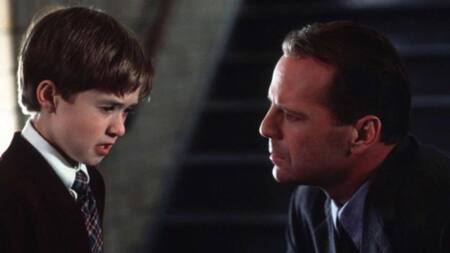 Bruce Willis y Haley Joel Osment, "El sexto sentido". Foto: X
